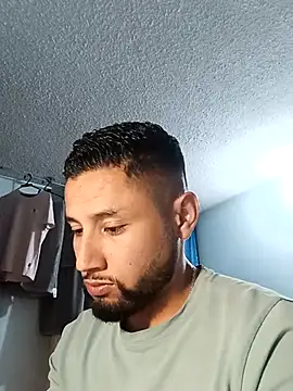 Snapshot of DiegoDass chatting on April 8, 4:01 am DiegoDass online show from April 8, 4:01 am