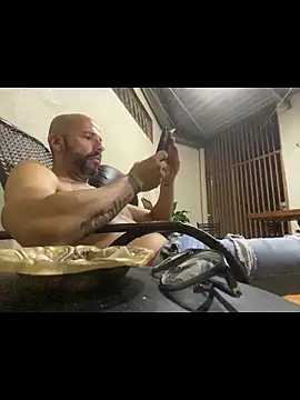 Snapshot of WaltinhoOliveira chatting on April 12, 5:23 am WaltinhoOliveira online show from April 12, 5:23 am