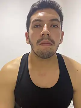 Snapshot of oskrarmop chatting on April 9, 5:29 am oskrarmop online show from April 9, 5:29 am