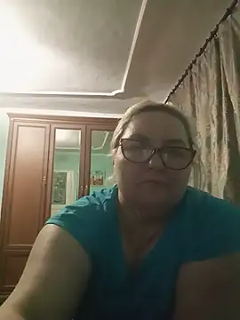 AureliaSky598 online show from May 20, 7:31 pm