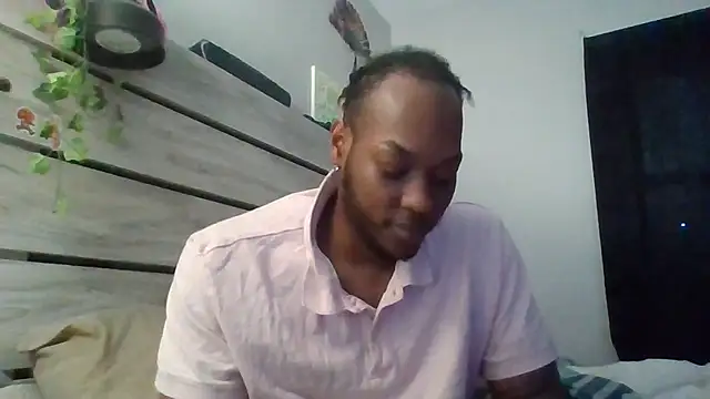 Snapshot of zdaddymm chatting on April 12, 11:21 pm zdaddymm online show from April 12, 11:21 pm
