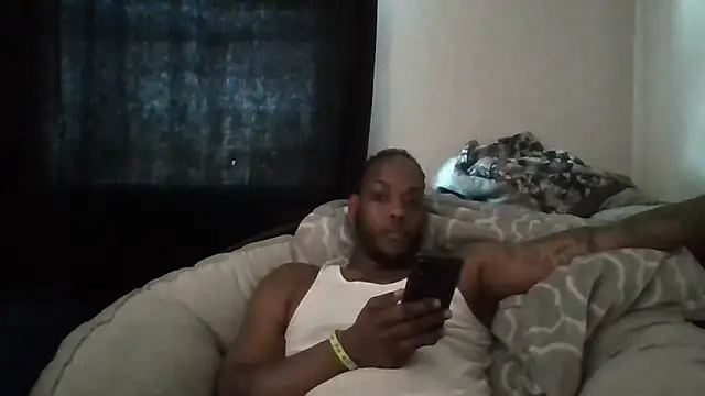 Snapshot of zdaddymm chatting on April 16, 11:18 pm zdaddymm online show from April 16, 11:18 pm
