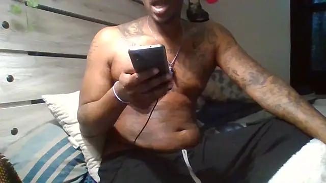 Snapshot of zdaddymm chatting on May 9, 4:23 pm zdaddymm online show from May 9, 4:23 pm