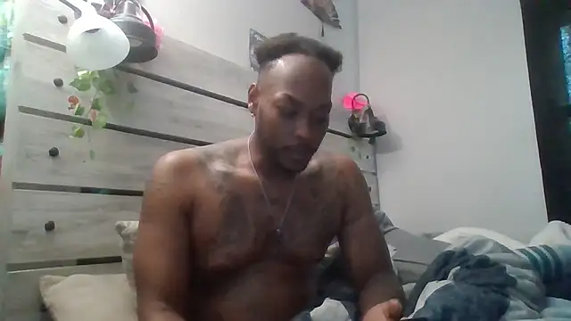Snapshot of zdaddymm chatting on June 17, 8:43 pm zdaddymm online show from June 17, 8:43 pm