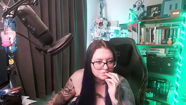 CaptivatedTate online show from April 13, 2:06 am