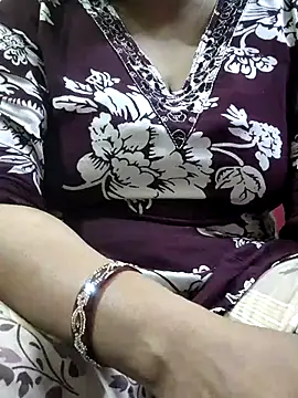 Snapshot of sexy_payal_hot chatting on April 23, 7:05 pm sexy payal hot online show from April 23, 7:05 pm