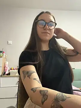 Snapshot of RiannaBrown chatting on April 17, 3:09 am RiannaBrown online show from April 17, 3:09 am