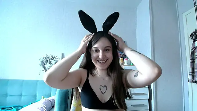 Snapshot of RiannaBrown chatting on May 25, 3:12 am RiannaBrown online show from May 25, 3:12 am