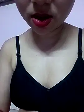 Snapshot of Hot_Soniya_08 chatting on May 1, 5:39 pm Hot Soniya 08 online show from May 1, 5:39 pm