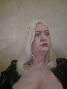 Snapshot of Julia20X chatting on May 30, 10:12 am Julia20X online show from May 30, 10:12 am
