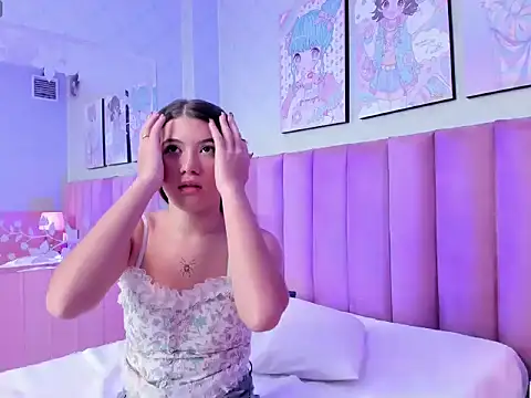 Hellencute18  online show from May 19, 6:03 pm