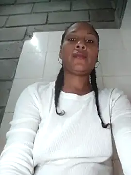 Snapshot of Lili-Sex chatting on May 23, 4:18 am Lili-Sex online show from May 23, 4:18 am