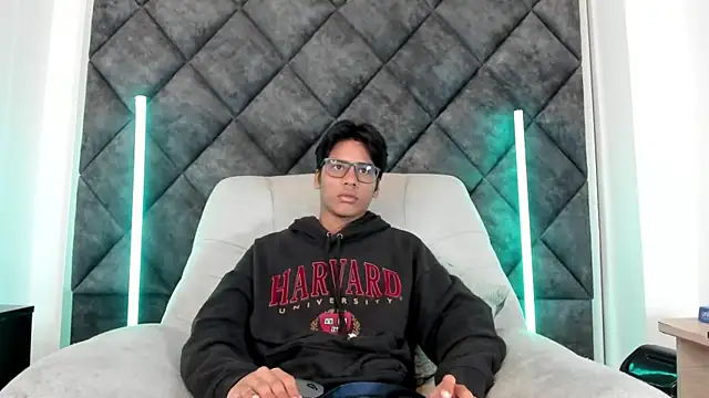 LiamKron online show from May 11, 11:16 am