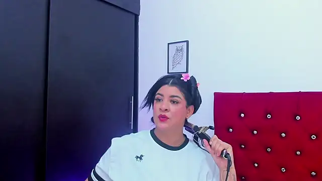 Snapshot of Katty_West chatting on May 4, 7:32 pm Katty West online show from May 4, 7:32 pm