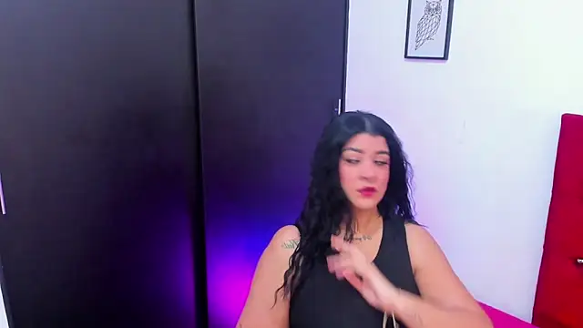 Snapshot of Katty_West chatting on May 5, 7:22 pm Katty West online show from May 5, 7:22 pm