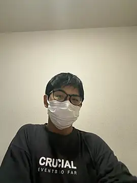 Snapshot of souitirou20 chatting on April 9, 4:45 pm souitirou20 online show from April 9, 4:45 pm