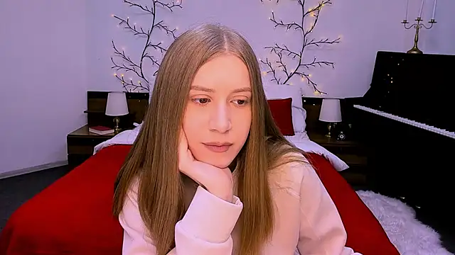 Snapshot of cheeky_chick chatting on April 18, 6:39 am cheeky chick online show from April 18, 6:39 am