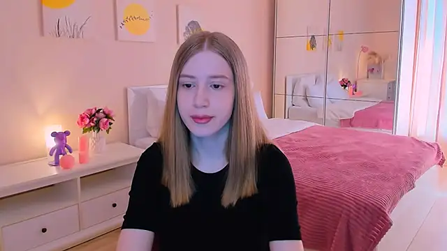 Snapshot of cheeky_chick chatting on May 20, 1:17 pm cheeky chick online show from May 20, 1:17 pm