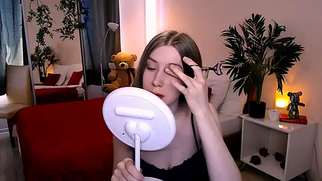 Snapshot of cheeky_chick chatting on June 16, 1:14 pm cheeky chick online show from June 16, 1:14 pm