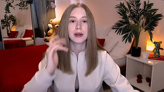 Snapshot of cheeky_chick chatting on July 14, 10:21 am cheeky chick online show from July 14, 10:21 am