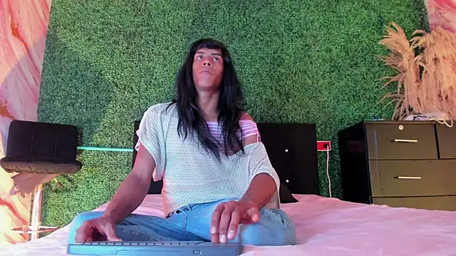 Snapshot of Lexyy_lux chatting on April 14, 1:39 pm Lexyy lux online show from April 14, 1:39 pm