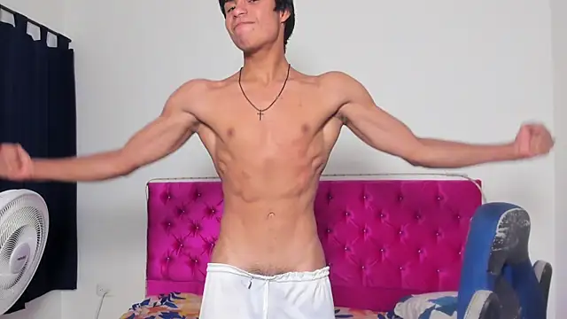 Snapshot of skinny_sam chatting on July 11, 5:43 am skinny sam online show from July 11, 5:43 am