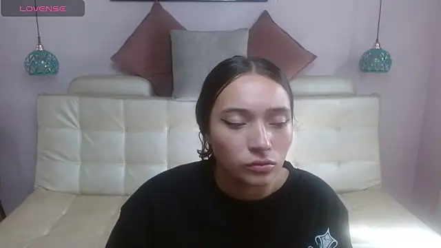 Snapshot of Marianne_Cam chatting on April 20, 1:47 pm Marianne Cam online show from April 20, 1:47 pm