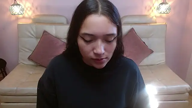 Snapshot of Marianne_Cam chatting on May 9, 1:49 pm Marianne Cam online show from May 9, 1:49 pm