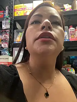 MIA ROSSEEE online show from June 19, 2:43 pm