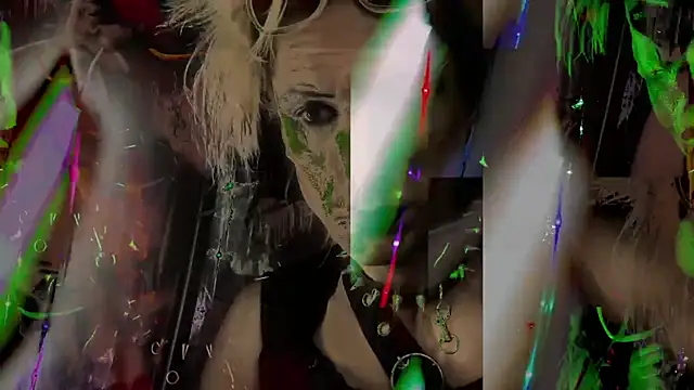 Snapshot of TgirlBrat chatting on July 1, 4:14 am TgirlBrat online show from July 1, 4:14 am