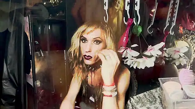 Snapshot of TgirlBrat chatting on August 3, 8:02 am TgirlBrat online show from August 3, 8:02 am