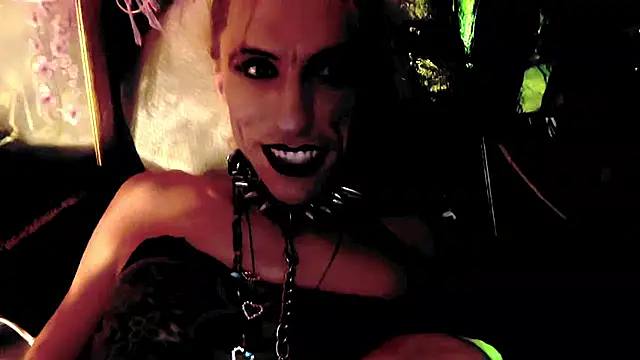 Snapshot of TgirlBrat chatting on August 6, 10:00 pm TgirlBrat online show from August 6, 10:00 pm