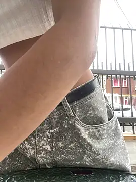 Snapshot of AlanaMartinez_Pink chatting on June 2, 2:19 pm AlanaMartinez Pink online show from June 2, 2:19 pm