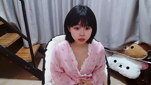 Betty-kim1 online show from April 14, 1:39 pm