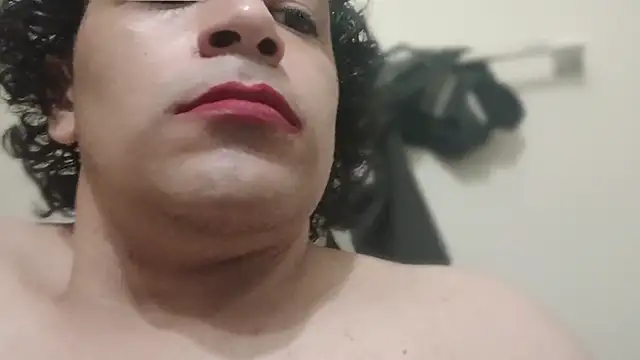 Snapshot of Luvtadressfem chatting on July 21, 10:56 pm Luvtadressfem online show from July 21, 10:56 pm