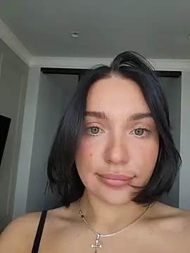 Snapshot of LucyHotty_ chatting on April 13, 10:10 am LucyHotty online show from April 13, 10:10 am