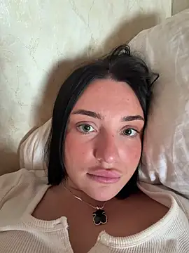 LucyHotty  online show from May 23, 7:35 am