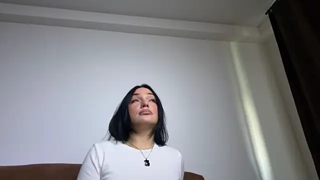 Snapshot of LucyHotty_ chatting on June 6, 11:48 am LucyHotty online show from June 6, 11:48 am