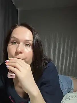 Snapshot of Hopefully_ chatting on June 18, 9:14 am Hopefully online show from June 18, 9:14 am