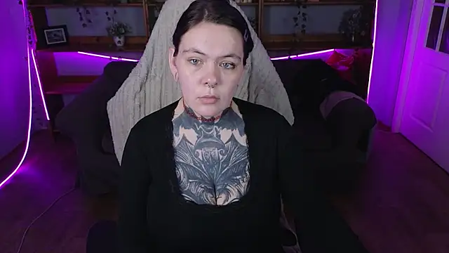 QwertyAnnie Lbo online show from April 27, 12:19 am