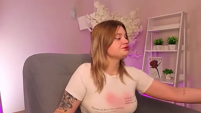 AdeleBaile online show from April 22, 4:26 am