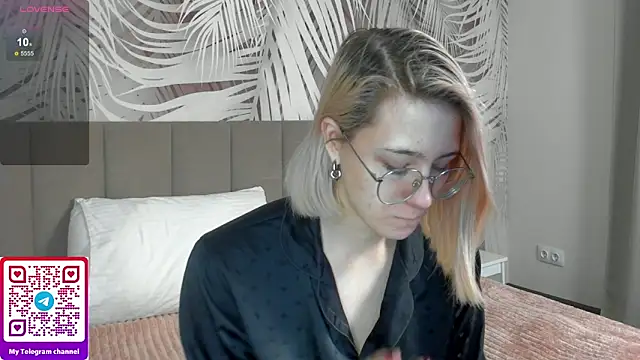 Lizzyvega online show from May 25, 1:55 am