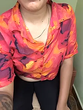Snapshot of Tamilmoon006 chatting on April 18, 7:18 pm Tamilmoon006 online show from April 18, 7:18 pm