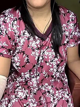 Snapshot of Tamilmoon006 chatting on May 8, 7:36 am Tamilmoon006 online show from May 8, 7:36 am