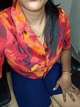 Snapshot of Tamilmoon006 chatting on June 18, 7:41 am Tamilmoon006 online show from June 18, 7:41 am