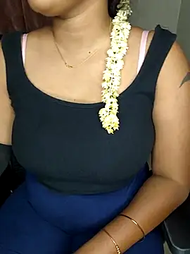 Snapshot of Tamilmoon006 chatting on June 28, 5:19 pm Tamilmoon006 online show from June 28, 5:19 pm