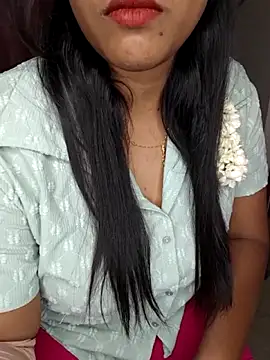 Snapshot of Tamilmoon006 chatting on July 2, 12:44 pm Tamilmoon006 online show from July 2, 12:44 pm