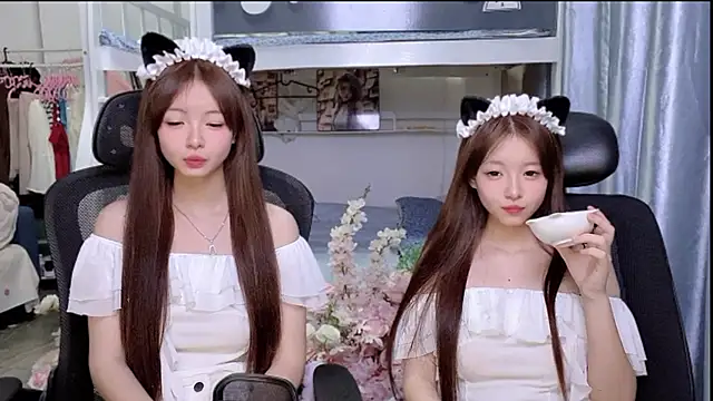 xiaoqiao-daqiao online show from May 16, 8:07 pm