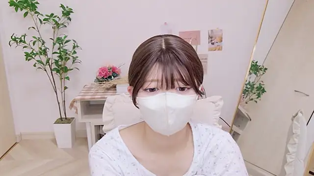 Snapshot of SERIpon_ chatting on May 10, 12:10 pm SERIpon online show from May 10, 12:10 pm