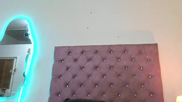 laurenlaine online show from May 21, 4:03 pm
